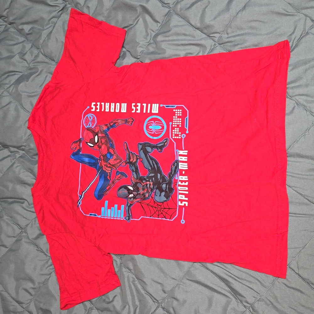 Spider man T-shirt size 10-12
